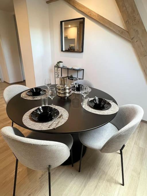 The Border Life Apartment *